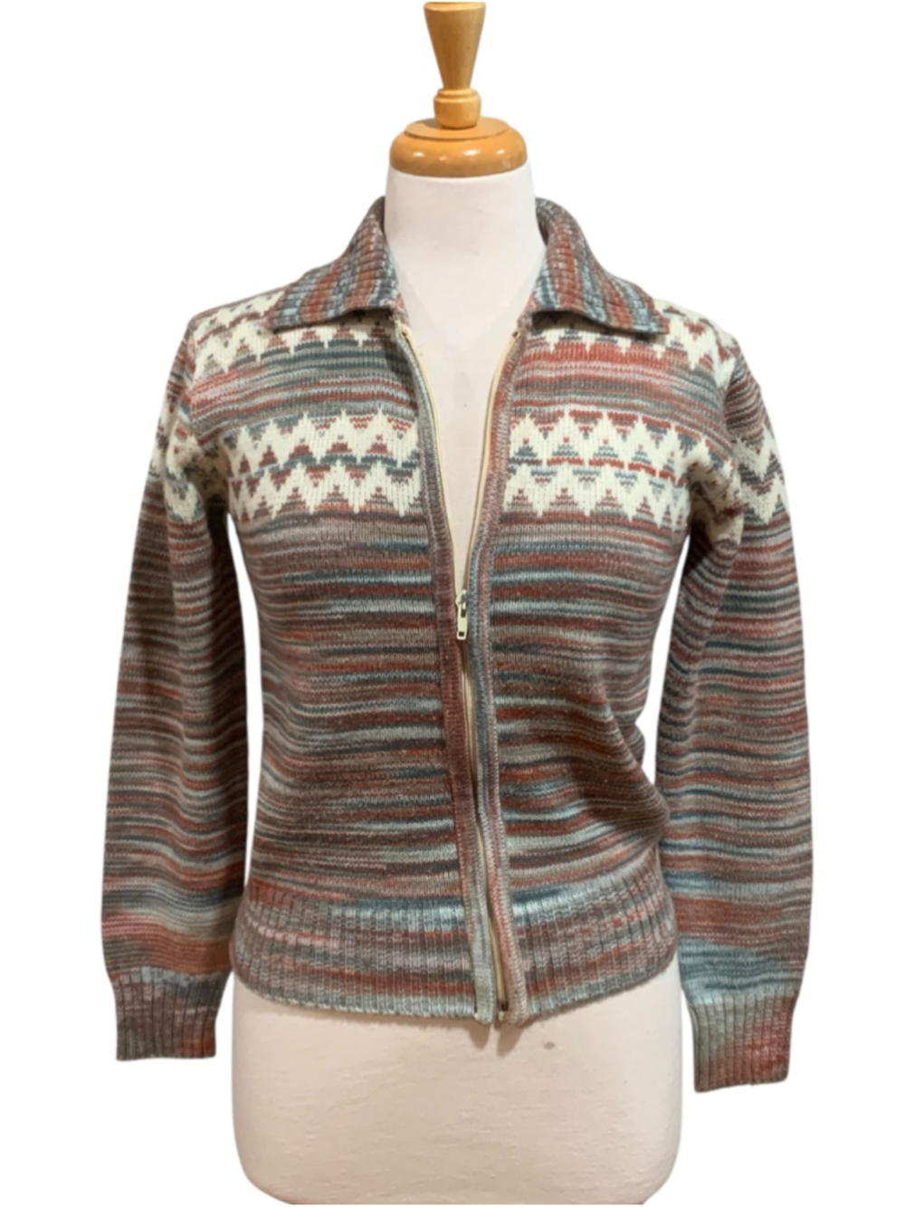 Vtg 70’sWomen's Earth tone Patterned Zip-Up Cardigan Sweater, Size S